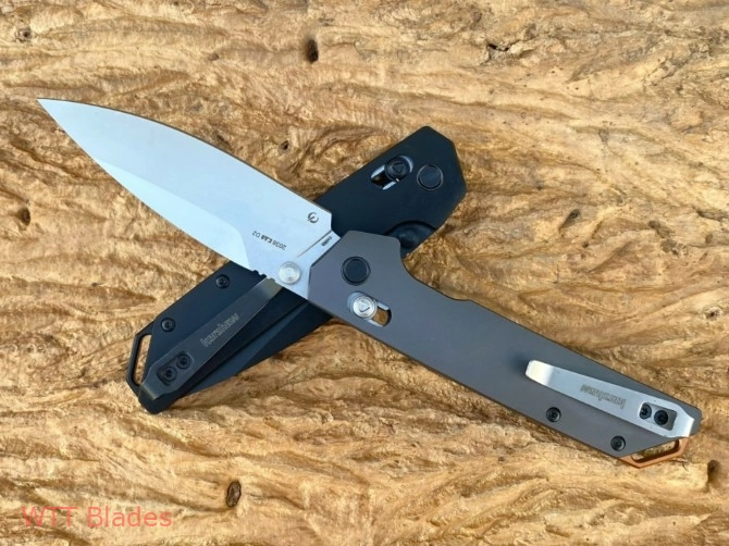 Iridium DuraLock Knife Gray / Black Aluminum (3.5" Satin D2) 2038 (4) Iridium DuraLock Knife Gray / Black Aluminum (3.5" Satin D2) 2038 (4)