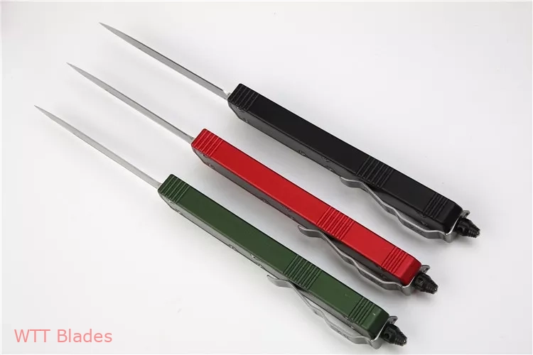 Makora II D/A OTF Automatic Knife CF/Red (4.45" Satin) (5) Makora II D/A OTF Automatic Knife CF/Red (4.45" Satin) (5)