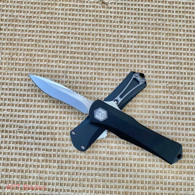 Heretic Knives Manticore S Tanto / Dagger / Drop point / Beard Comb OTF Automatic Knife Silver (2.5"Satin) (3) Heretic Knives Manticore S Tanto / Dagger / Drop point / Beard Comb OTF Automatic Knife Silver (2.5"Satin) (3)