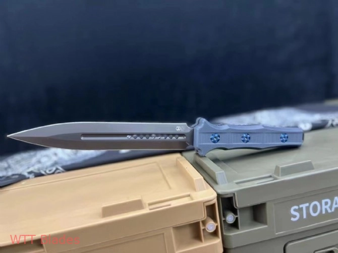 Heretic Knives Nephilim Fixed Blade Knife CF/Blue (6.5" Black) (4) Heretic Knives Nephilim Fixed Blade Knife CF/Blue (6.5" Black) (4)