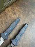 Heretic Knives Nephilim Fixed Blade Knife CF/Blue (6.5" Black) (6) Heretic Knives Nephilim Fixed Blade Knife CF/Blue (6.5" Black) (6)