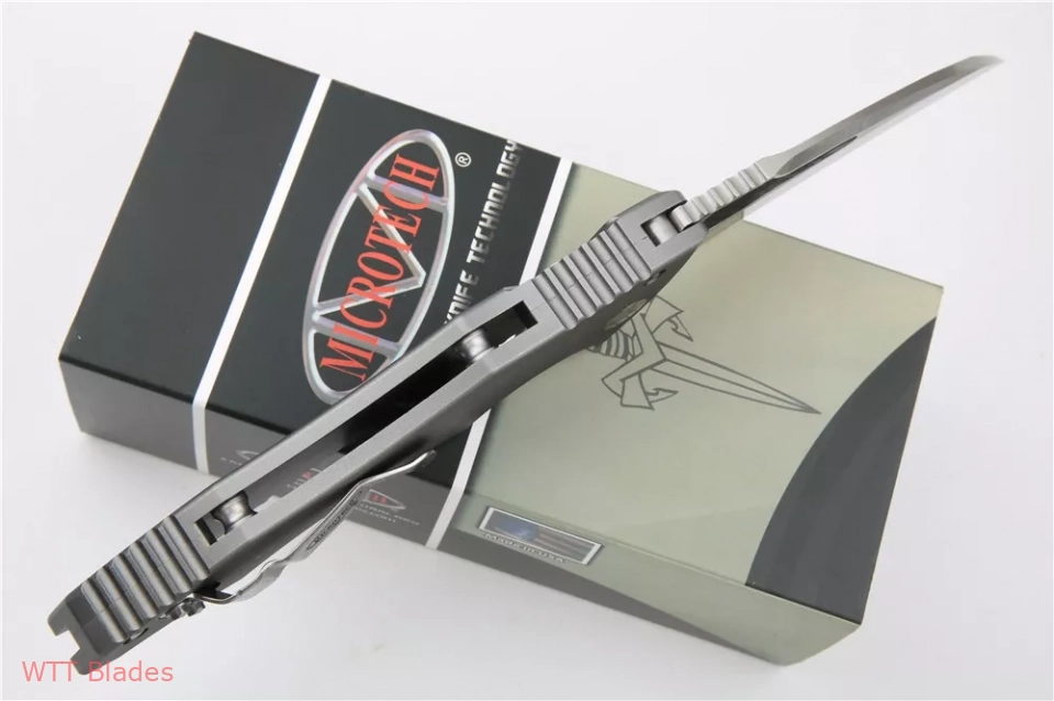 MT Kestrel Automatic Knife (3.95" Carbon fibre) (6) MT Kestrel Automatic Knife (3.95" Carbon fibre) (6)