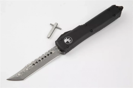 UTX-70 Tanto OTF Automatic Knife Black (2.4" Damascus) UTX-70 Tanto OTF Automatic Knife Black (2.4" Damascus)