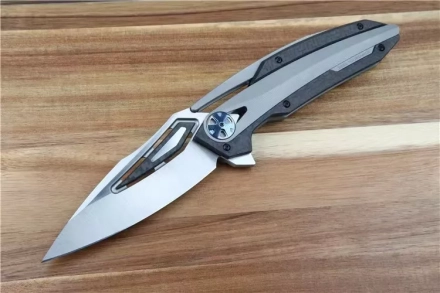 Zero Tolerance 0999 Factory Custom Flipper 4.1" CTS-204P/CPM-D2 Blade, Carbon Fiber and Titanium Handles, Frame Lock Zero Tolerance 0999 Factory Custom Flipper 4.1" CTS-204P/CPM-D2 Blade, Carbon Fiber and Titanium Handles, Frame Lock